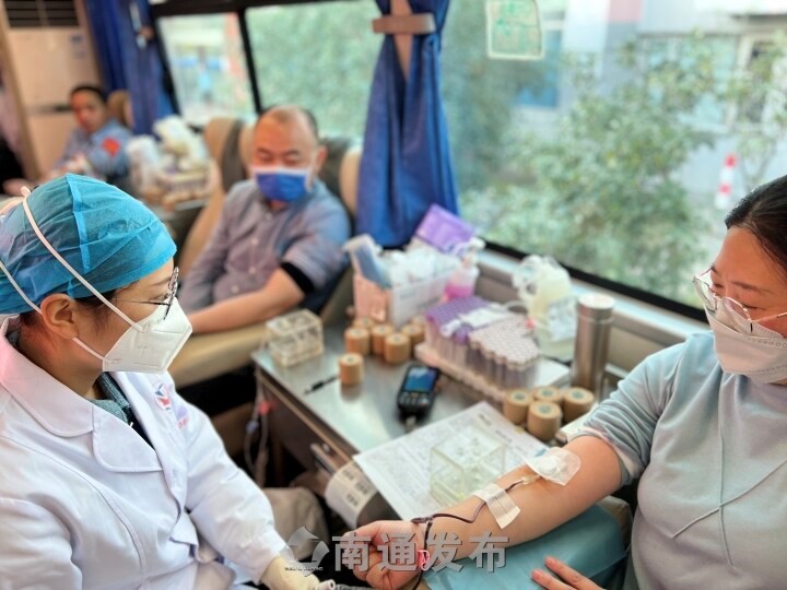 【南通發(fā)布】共計(jì)獻(xiàn)血3萬(wàn)多毫升！緩解血液庫(kù)存壓力，中集環(huán)科組織職工愛(ài)心獻(xiàn)血